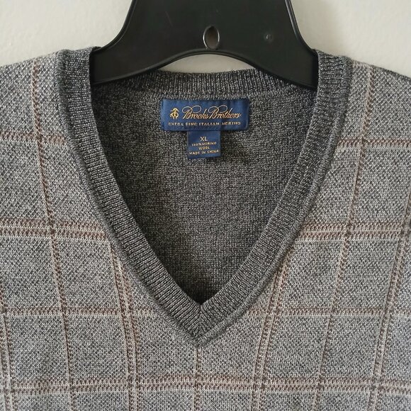Brooks Brothers Extra Fine Italian Merino Wool Sweater Vest Gray Plaid Men's XL - Picture 6 of 8